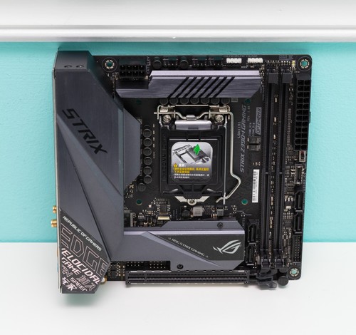 ASUS ROG Strix Z390-I Gaming Intel 1151 (300 Series) M.2 DP Mini ITX Motherboard
