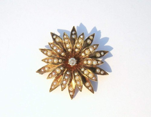 Antique Sunburst Flower Pendant or Brooch with Diamond and half peals in GOLD - Picture 11 of 12