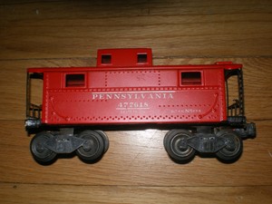 Lionel-Train-Car-Pennsylvania-Caboose-2472-O-27-Gauge