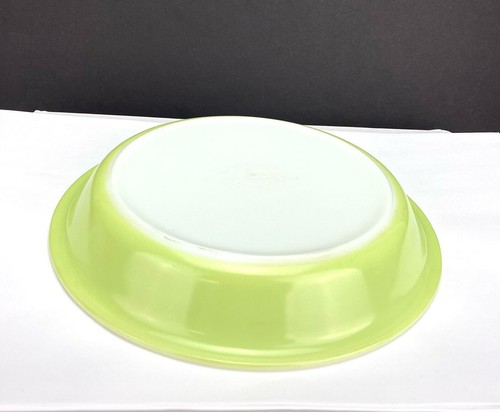 Vintage Pyrex Lime Green 8 1/2" Round Pie Plate Baking Dish #209 Ovenware - Picture 3 of 10