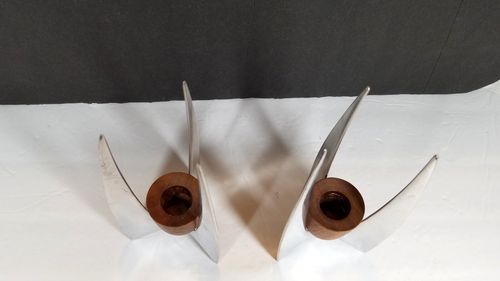 Juego de 2 candelabros modernos de mediados de siglo de madera de teca y metal de colección raros - Imagen 4 de 11
