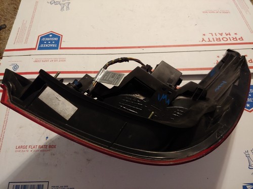2005-2007 BMW 530i 545i 525i REAR SIDE LEFT TAIL LIGHT R1 - Picture 10 of 10