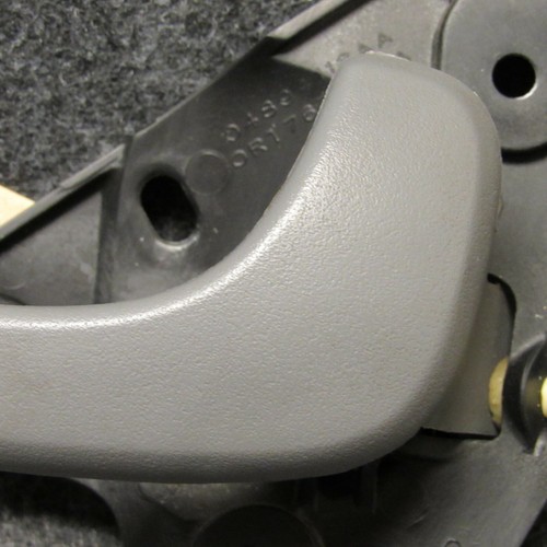 Grand Caravan 2001-2007 puerta delantera manija interior puerta mediana gris pizarra 62009 - Imagen 2 de 4