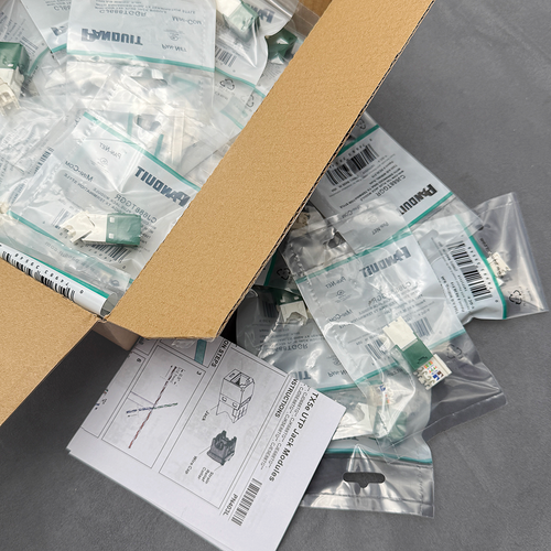 Neuf Panduit Catégorie Chat 6 Jacks RJ45 CJ688TGGR Cat6 Boîte de 50 Couleur Vert - Photo 10/11