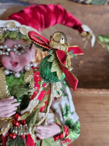 Mark Roberts 16” Medium Red Velvet Mistletoe & Holly Fairy With Sceptre Doll - Picture 3 of 13