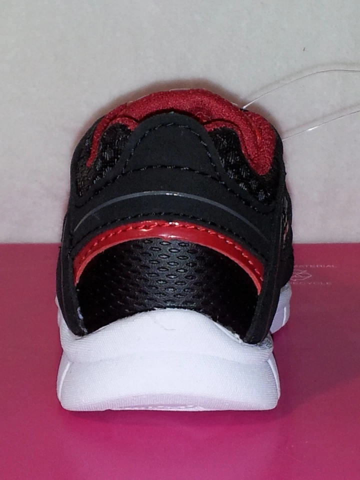 Zapatos deportivos Jumping Beans negros/rojos para niños pequeños - talla 6 - nuevos sin caja Foto 4 de 4