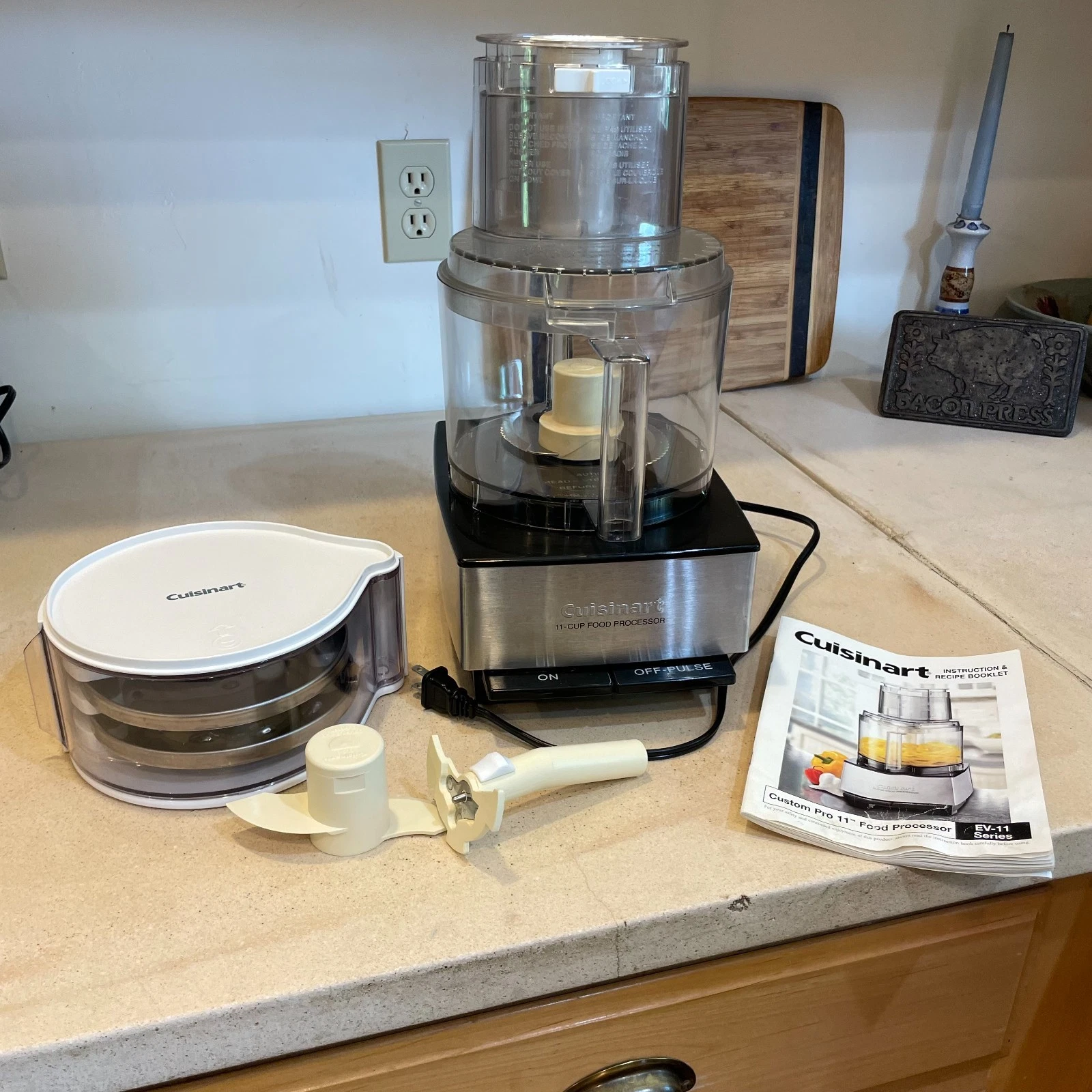 CUISINART Custom Pro 11 Food Processor Base New Bowl & Accessories EV-11PC7
Opens in a new window or