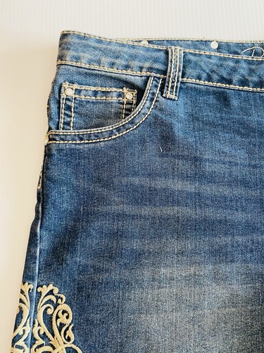 Pure Western Womens Denim Shorts Size 20 Blue - Picture 4 of 9