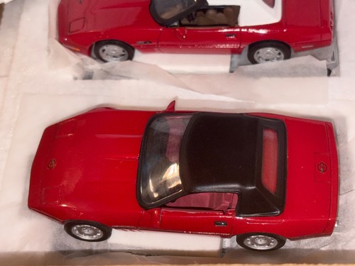 Danbury Mint 1:43 1987 Red Corvette / 1991 Red Corvette PAIR NEW Diecast USA - Picture 3 of 5