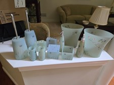 Croscill Essence Bathroom Frosted Floral Cott...