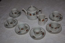 Vintage 14 pc. Child's Tea Set Tea Pot, Creamer, 6 Cups  Saucers SEE PHOTOS
