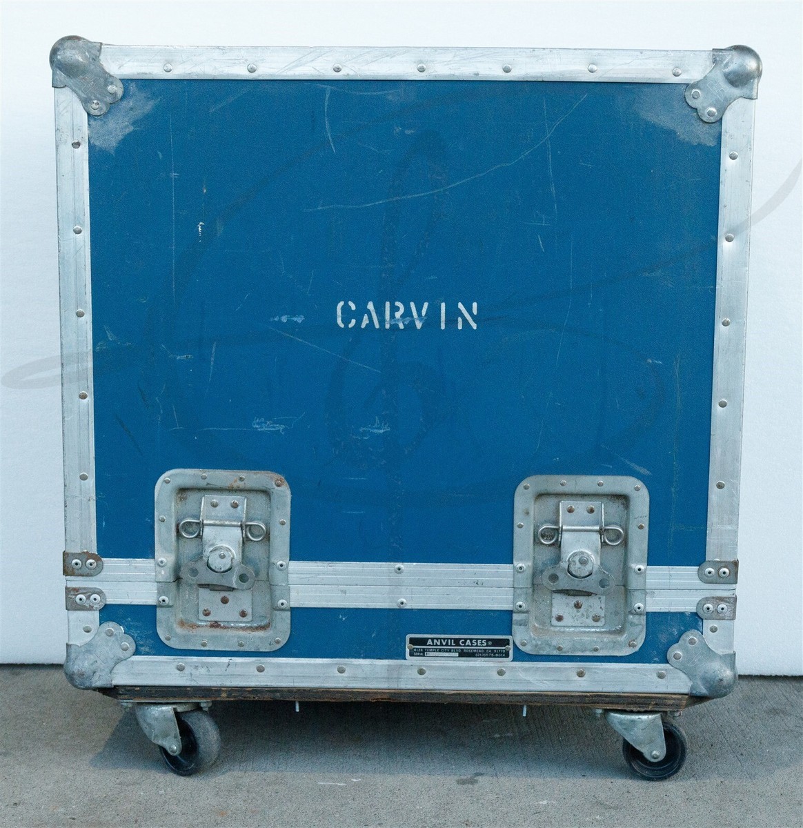 Anvil flight case - Travelbyaina.net