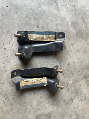 NEU NOS Mercedes W126 C126 Stossfaenger AHK Halter L+R Rear Bumper Bracket OEM