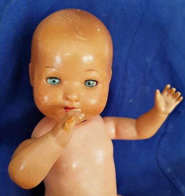 Superbe Poupée Ancienne – Petite Mignonnette en Porcelaine