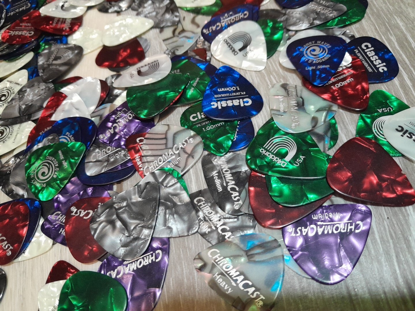 270 Acoustic Bulk Guitar Picks Various Weights Thicknesses Smooth