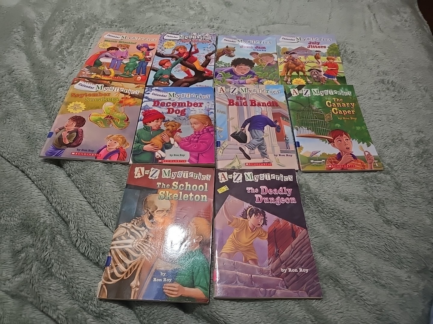 A to Z  Mysteries and Calendar Mysteries Book Lot Of 10 By Ron Roy Paperback