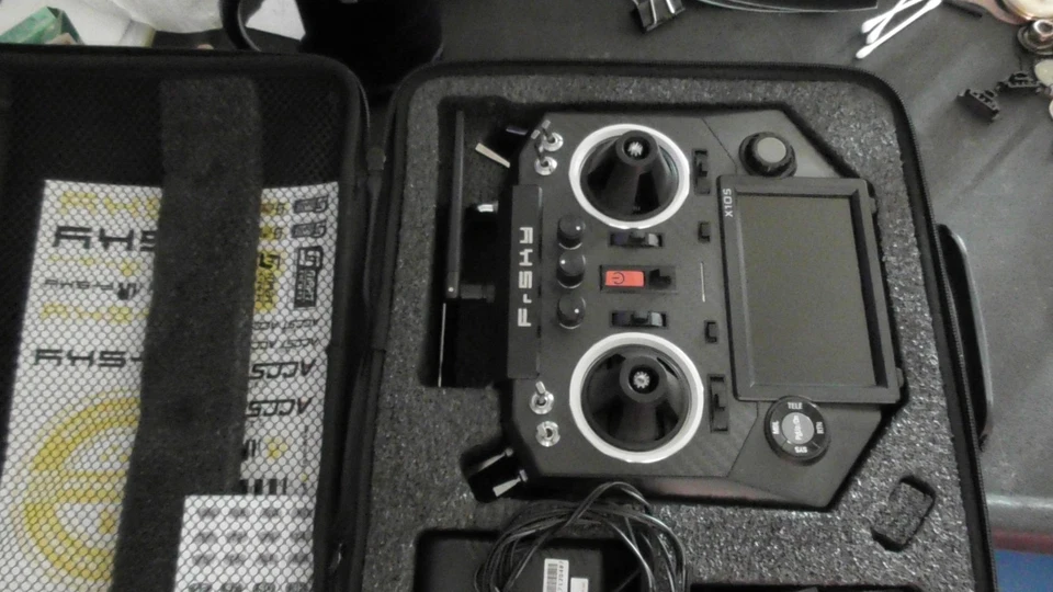 Radio de carbono Frsky X10S con protocolo ACCST Foto 2 de 4