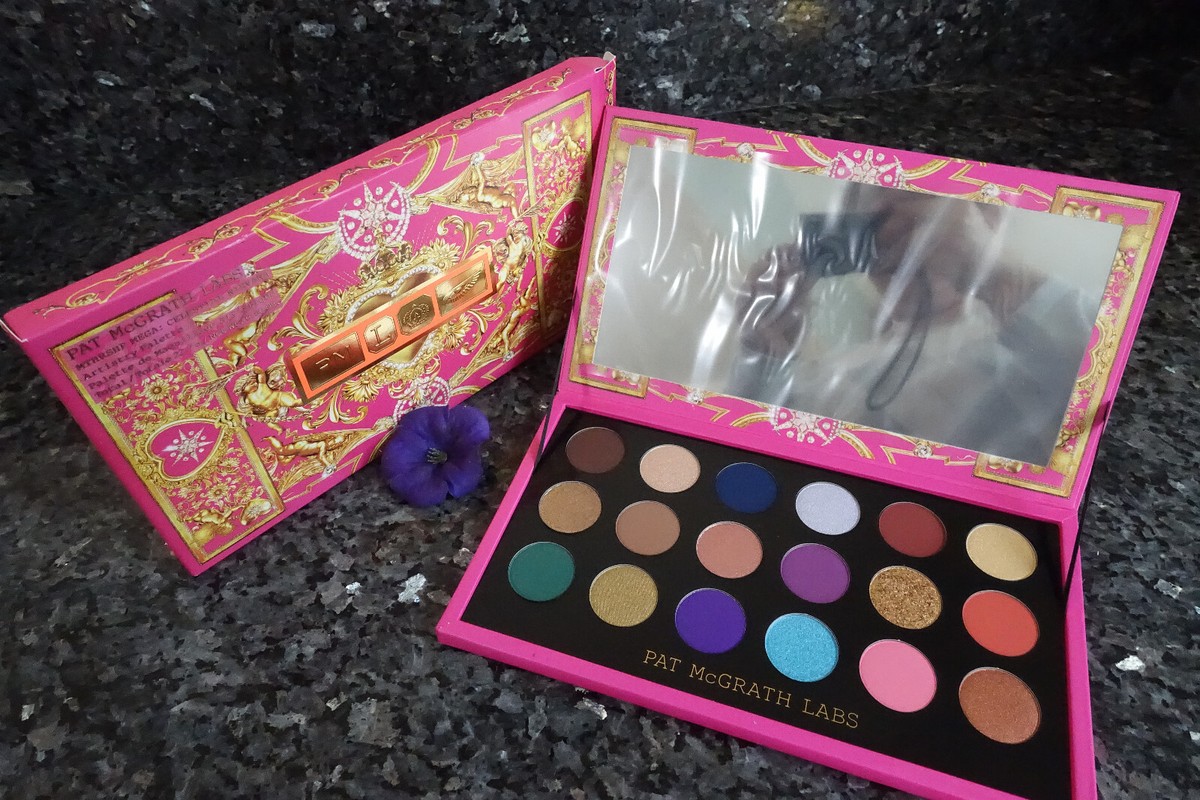 Pat McGrath labs c MTHRSHP mega celestial nirvana eye shadow