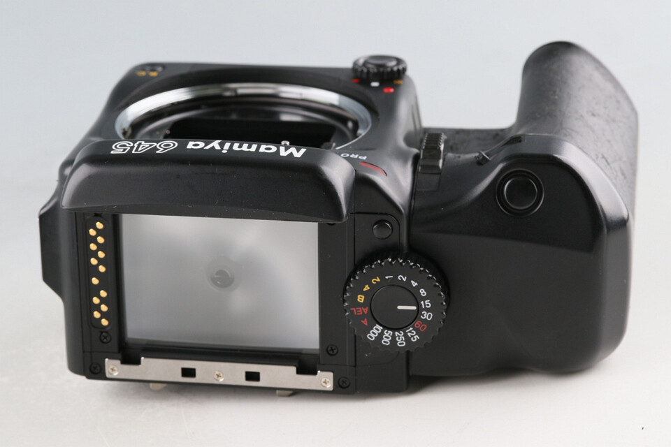 Mamiya 645 Pro + Sekor C 80mm F/2.8 N Lens + Winder Grip