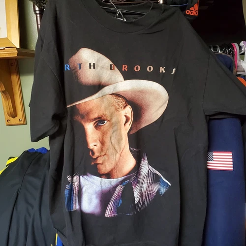 Vintage Garth Brooks 1990's Tour Shirt Double Sided Graphic 1990s vintage concert t-shirt, vintage, size L, single stitch, B+ condition