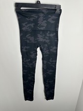 Spanx Leggings Black Camo Seamless Shaping Size Small Slimming Look At Me Now
