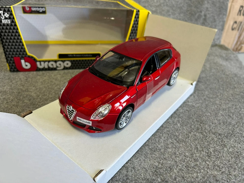 ALFA ROMEO GIULIETTA 2010 zar 940 Scala 1/24 1:24 BBURAGO Burago modello metallo - Immagine 3 di 4