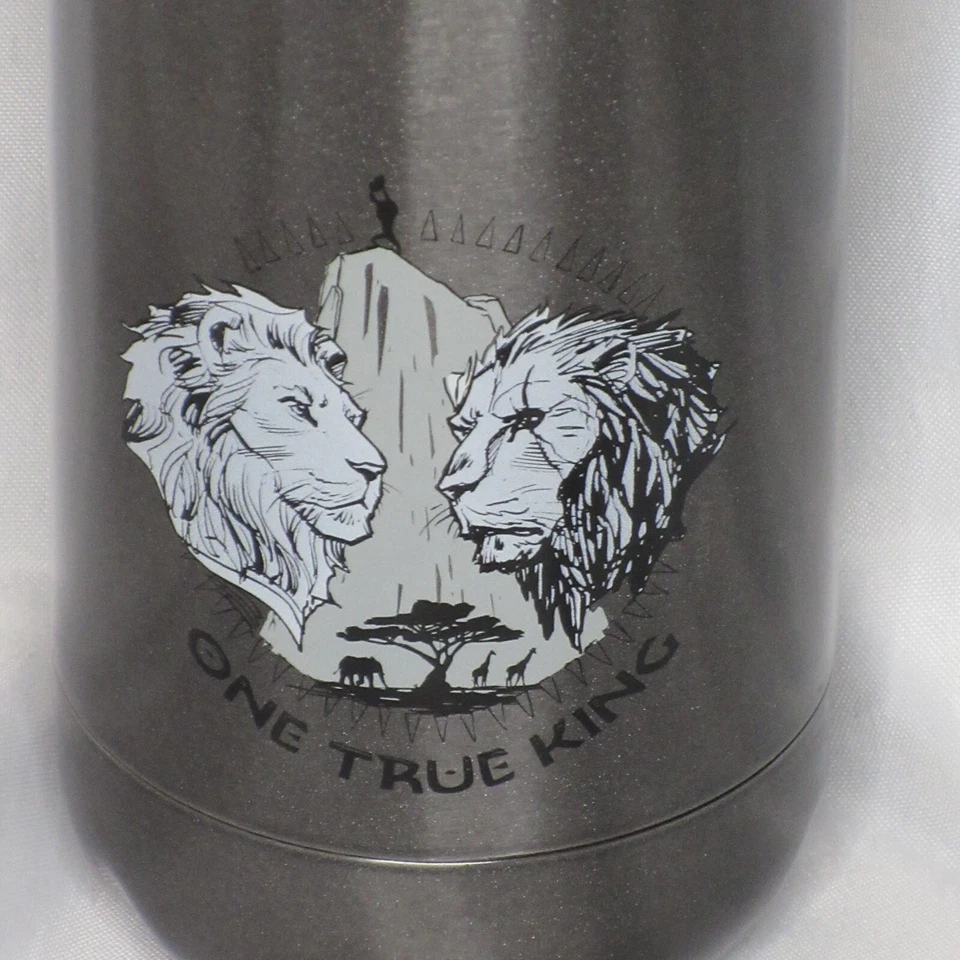 Botella de agua aislada Disney X S'well Lion King One True King Pride Rock 17 oz Foto 3 de 4