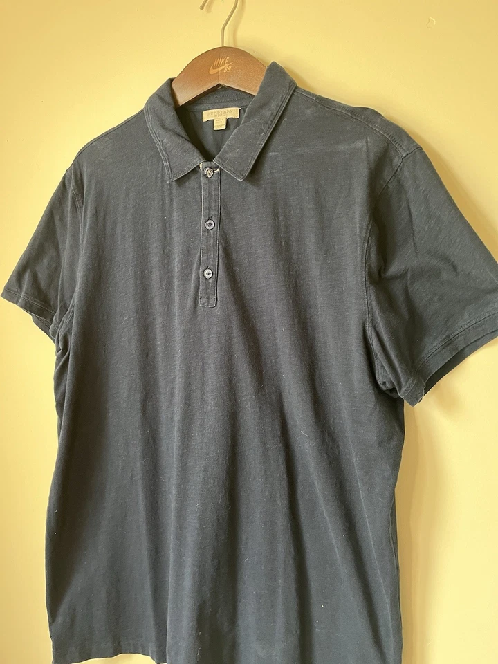 Camisa polo abotonada Burberry Britt azul marino para hombre talla XXL Foto 2 de 4