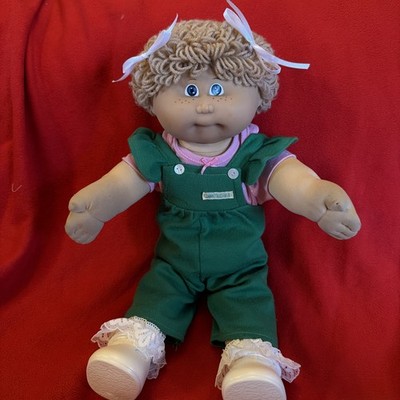 Cabbage Patch Kids Puppe HM 1 Sommersprossen Jesmar 83 kurze Haare blaue Augen Strampler 