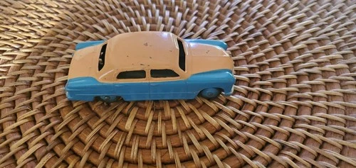 DINKY TOYS FORD SEDAN #170