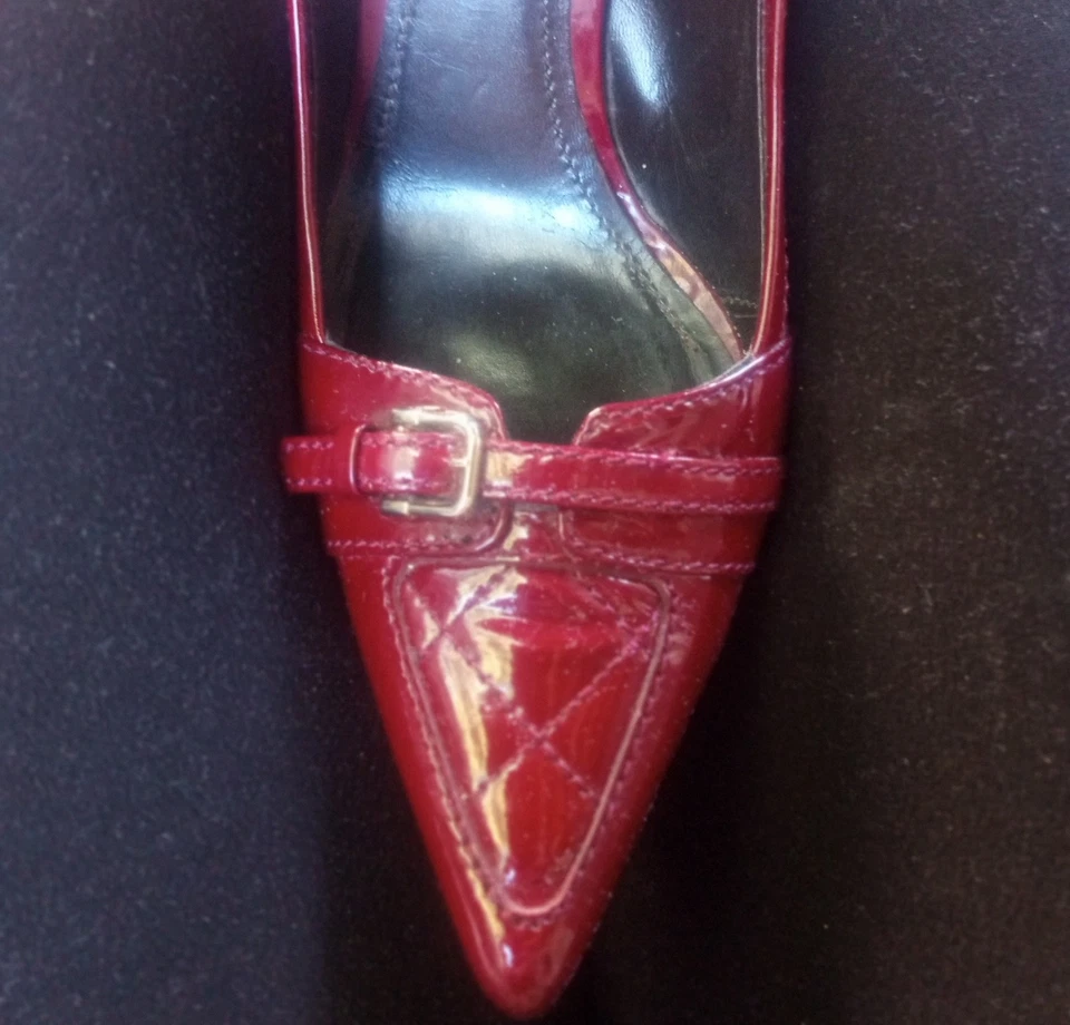 TACONES DE AGUJA BURBERRY / ITALIA TALLA 38 1/2 BORGOÑA ACOLCHADOS CHAROL **USADOS EN EXCELENTE ESTADO** Foto 4 de 4