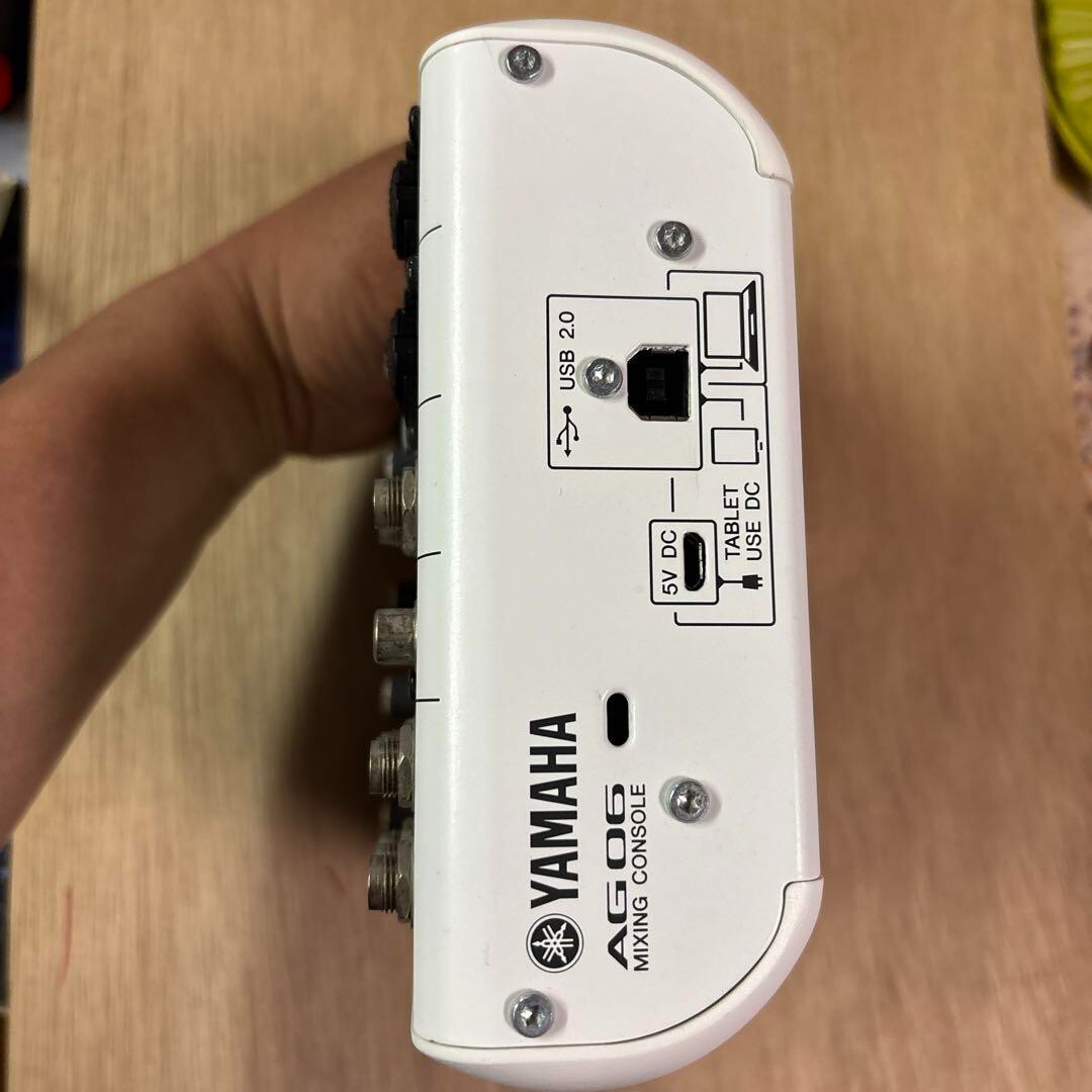 YAMAHA AG06 6-Channel Digital Mixer White Good condition YAMAHA AG06 6-Channel Digital Mixer White Good condition