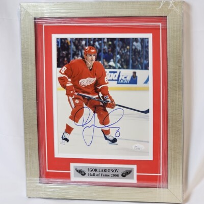Igor Larionov Signed Picture Detroit Red Wings  HOF  Framed JSA Certified