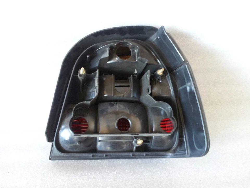 1993-2002 Volkswagen Golf Right Rear Passenger Tail Light OEM Factory - Image 4 of 4