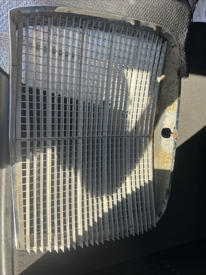 Rejilla radiador OEM 1965-1973 MERCEDES-BENZ W108 W109 280SE SEL 300SEL P5 Foto 3 de 3