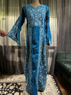 Vintage Palestinian Handmade Thobe Embroidered Dress With Belt Light Blue  Velvet | eBay