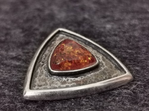 Schöner Vintage Anhänger Dreieck mit Bernstein Marke KK 925 er Sterlingsilber