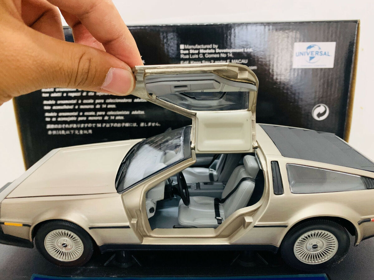 1/18ミニカー　DE LOREAN LK 1981 Sun Star 1981 Delorean LK in Brushed Stainless Steel Finish