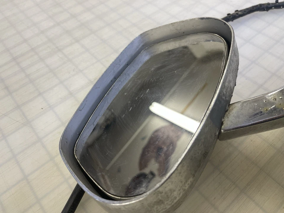 Espejo retrovisor remoto lado conductor izquierdo Buick Skylark Riviera Electra Lesabre 1970-1972. Foto 2 de 4