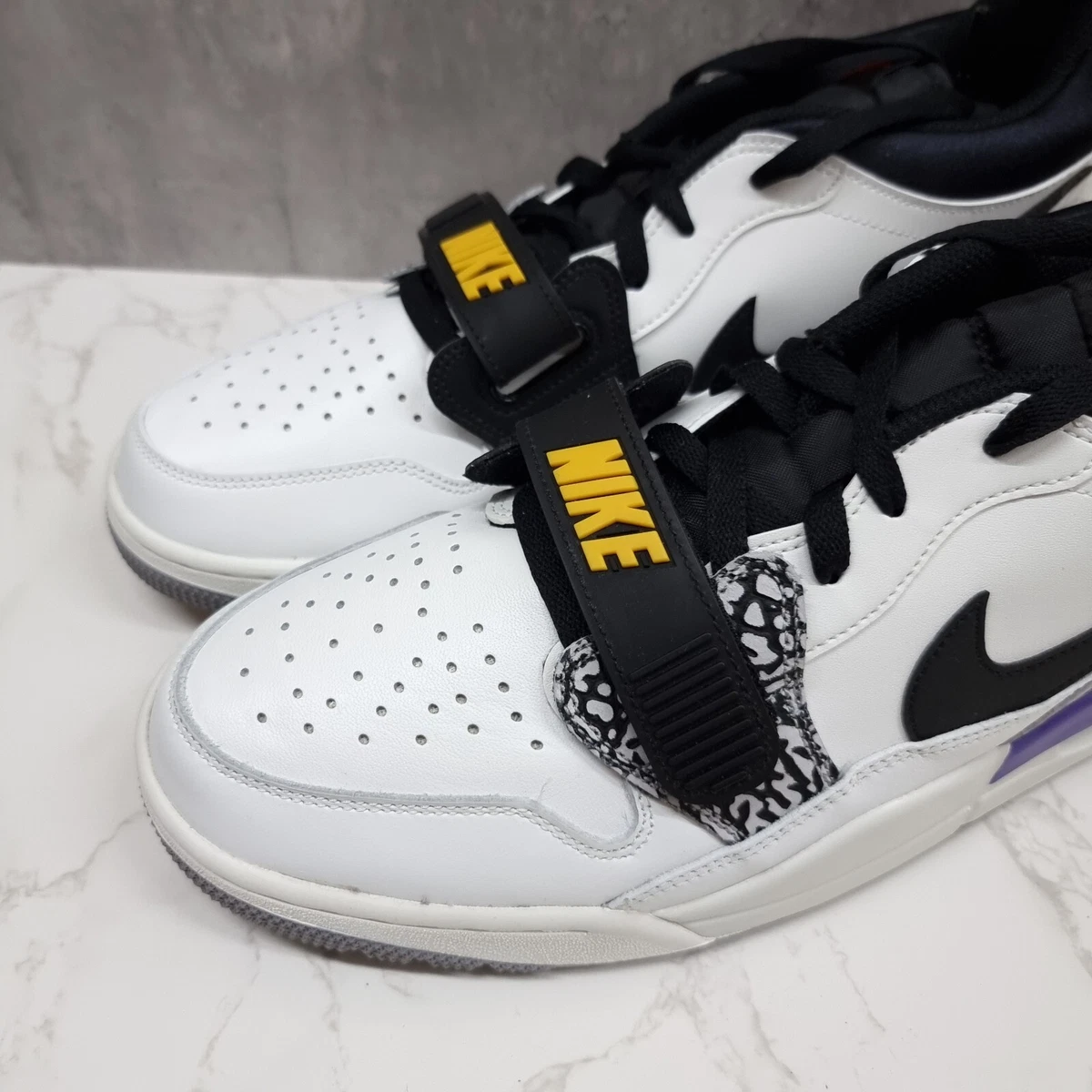 Jordan legacy 312 hotsell lakers on feet
