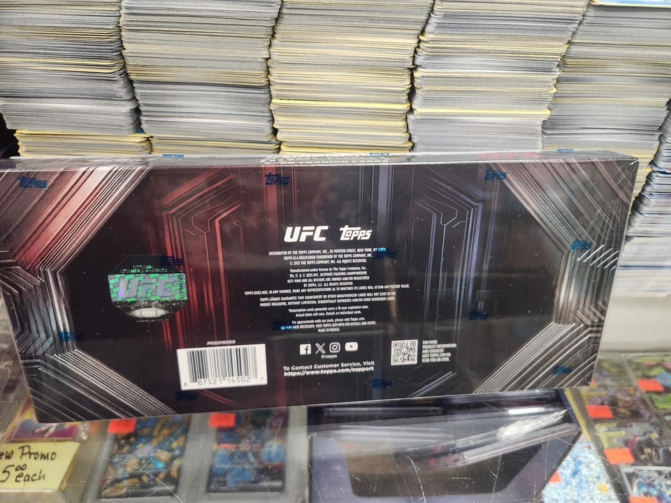 2025 Topps UFC Knockout Factory Sealed Hobby Box 4 hit per box Qty. - Image 2 of 4