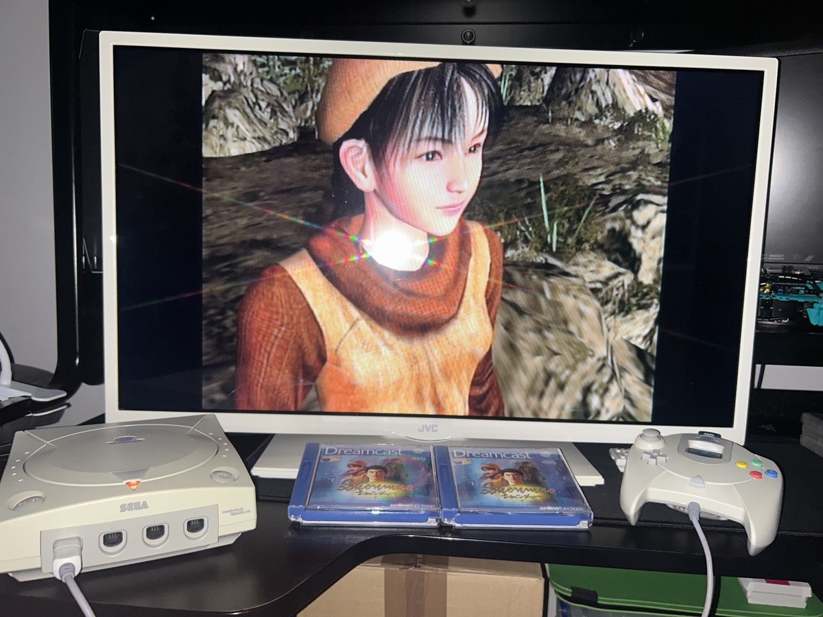Original Sega Dreamcast Console Complete with Accessories and Shenmue Game