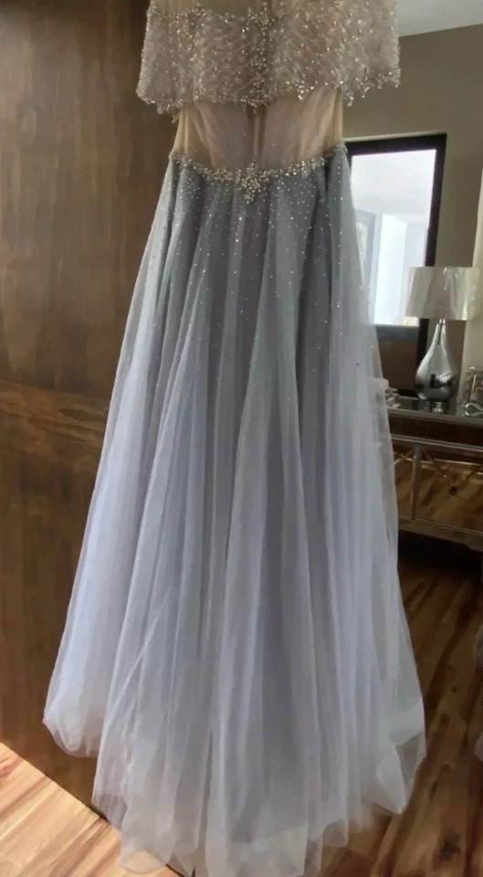 Elegante Vestido de Noche Gris Con Cuentas Tul - Vestido Formal Hombro Descubierto Talla Pequeña Foto 3 de 3