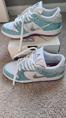 Size 5.5 Y Size 7 Women - Nike SB Dunk Low x April Skateboards Turbo Green w/box