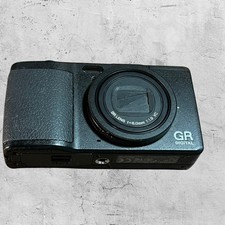 RICOH GR DIGITAL IV Compact Digital Camera with Charger and Battery