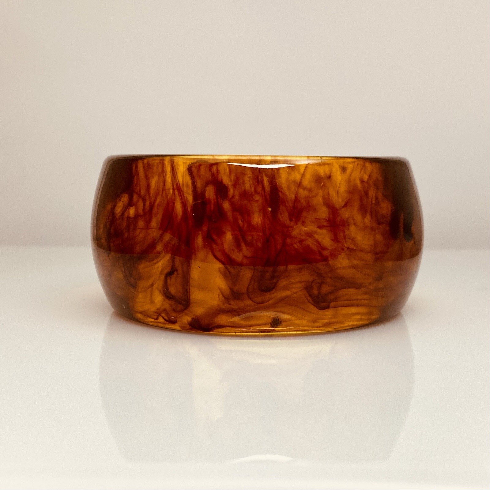 HUGE VINTAGE WIDE AMBER COLORED SWIRL SMOKEY BANG… - image 2