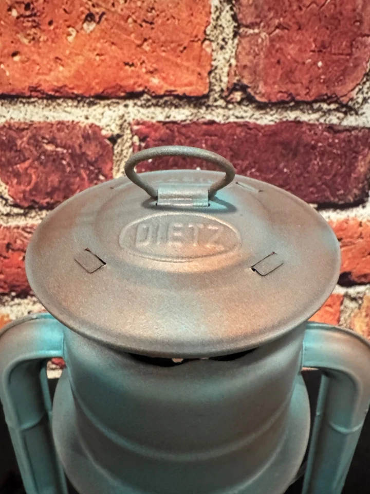 Disney attraction ride prop lamp Frontierland & Thunder Mountain Railroad - Image 4 of 4