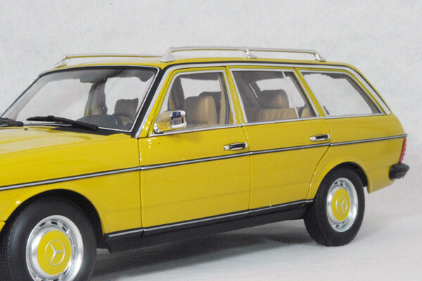1/18 Mercedes Benz 200T S123 Station Wagon / 1982 Mustard 1/18 Mercedes Benz 200T S123 Station Wagon / 1982 Mustard