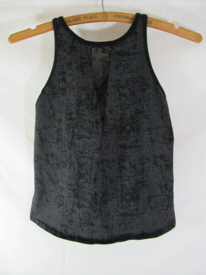 Camiseta sin mangas SoLow Activewear negra detalle de malla M Foto 3 de 4