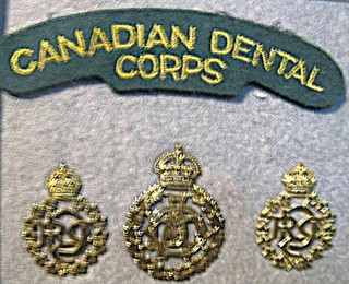 Canada: KC Era WWII Canadian Dental Corp cap collars & Title Grouping